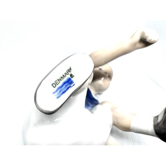 VINTAGE B & G BING AND GRONDAHL DICKIE BOY PORCELAIN FIGURINE NO. 412 VI DENMARK - Picture 7 of 9